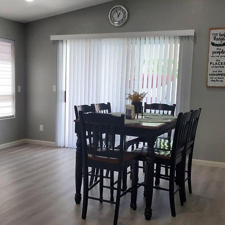 Comfortable Family Home Las Vegas Exterior photo