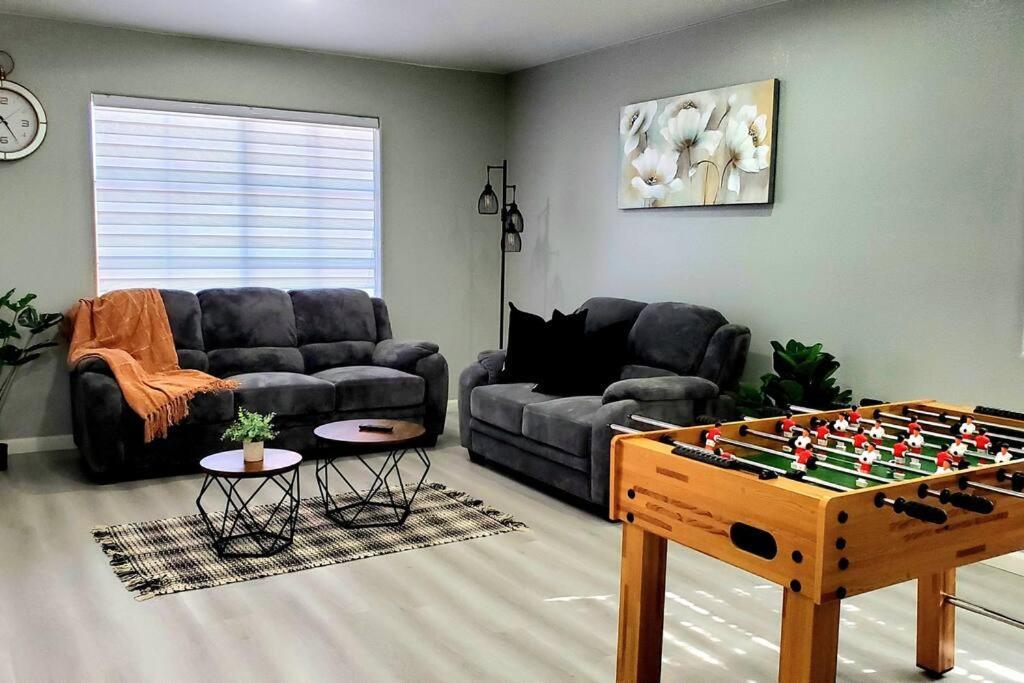 Comfortable Family Home Las Vegas Exterior photo