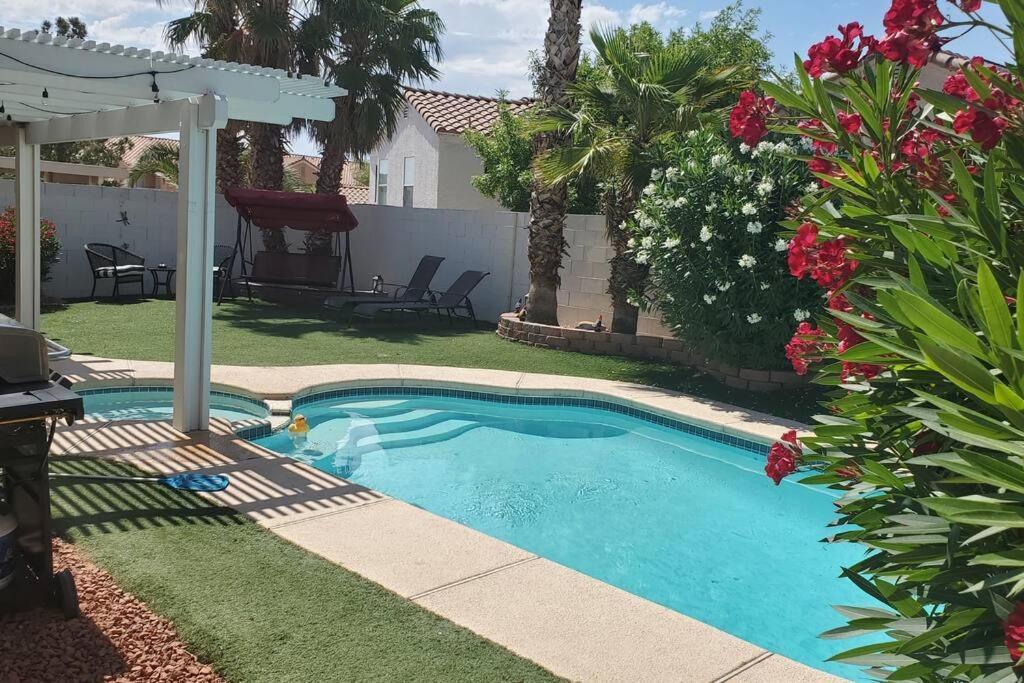 Comfortable Family Home Las Vegas Exterior photo